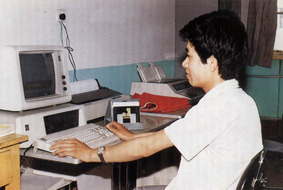 BMPC-XT推算机。建厂后始终把技术改做作为工作沉点来抓。1980-1988年中，每年都铺排了沉点技术刷新项目。